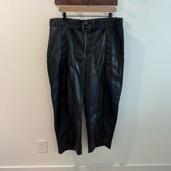 NWT by Anthropologie Black Vegan Leather Belted Barrel Pants Size XL - Picture 4 of 9